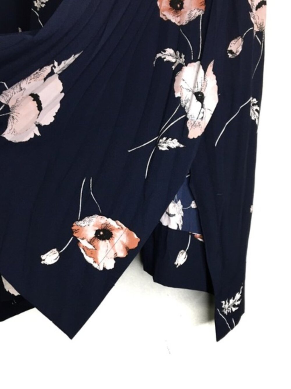 Vince Tossed Poppy Pleated Skirt - Picture 5 of 9